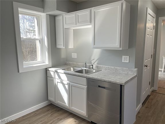 3rd image of 4704 W 150th St