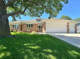 1603 Audubon Dr, Waterloo, IA 50701