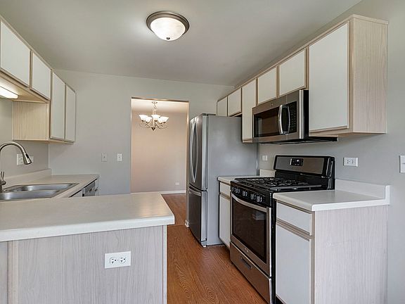 3rd image of 207 Norfolk Ct APT 3