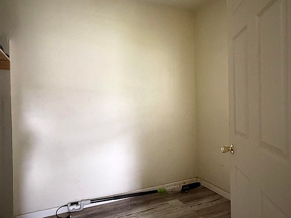 3rd image of 1613 W 1st St