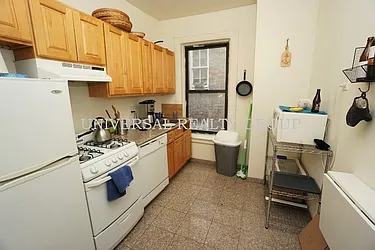 Rented by Universal Realty Group