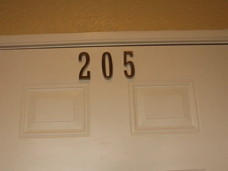 1110 SW 47th Ter — Photo 15