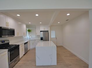 16901 Hart St, Van Nuys, CA 91406