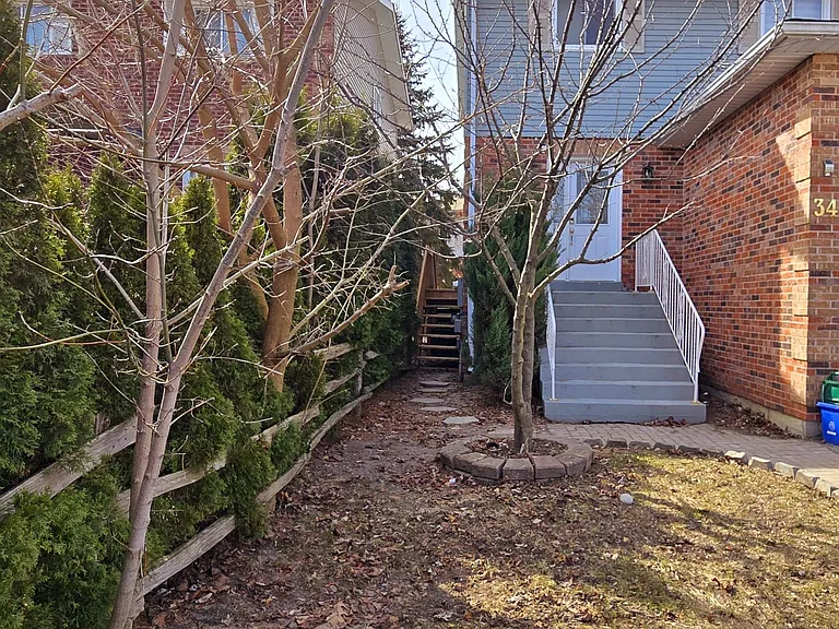 34 Hodgins Ave #BASEMENT — Photo 1