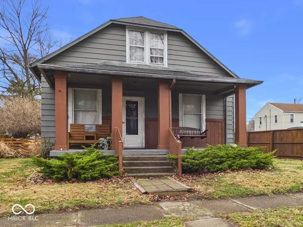 809 College Dr, Anderson, IN 46012