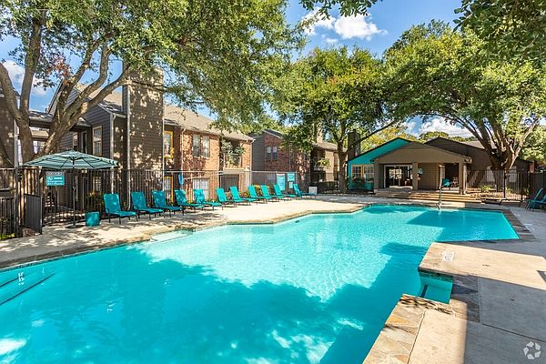 Swimming Pool & Club House
