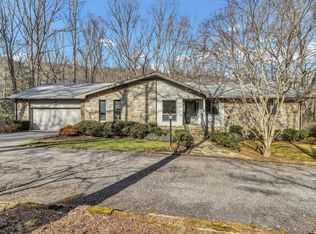 18 Woodland Rd, Spruce Pine, NC 28777