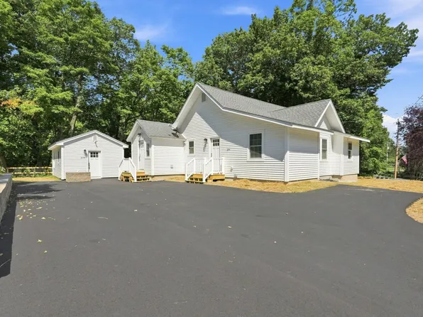 204 River Dr, Hadley, MA 01035