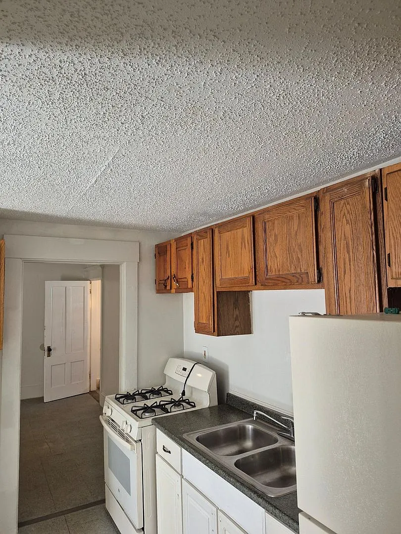 453 Maple Street — Photo 3
