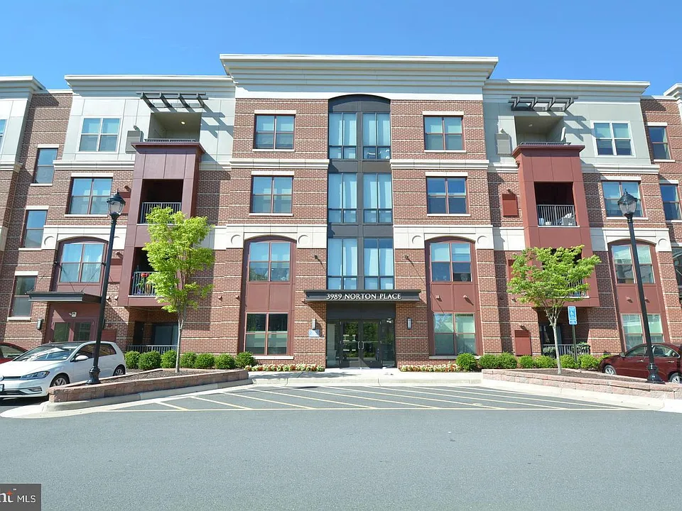 3989 Norton Pl #104