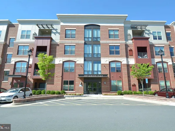 3989 Norton Pl Unit 104, Fairfax, VA 22030