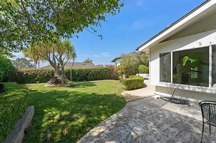 445 Avenida Primavera — Photo 26