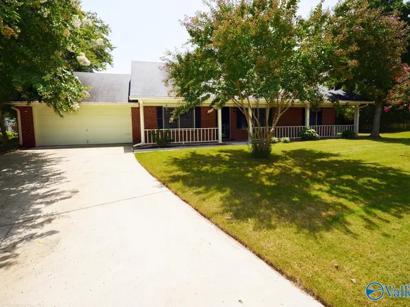 102 Highgate Cir, Meridianville, AL 35759