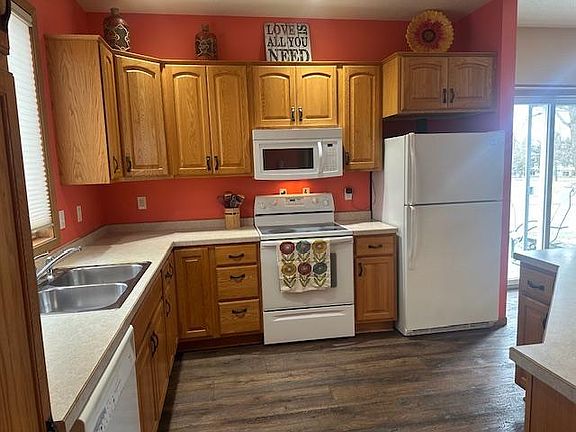 4th image of 311 Rako St