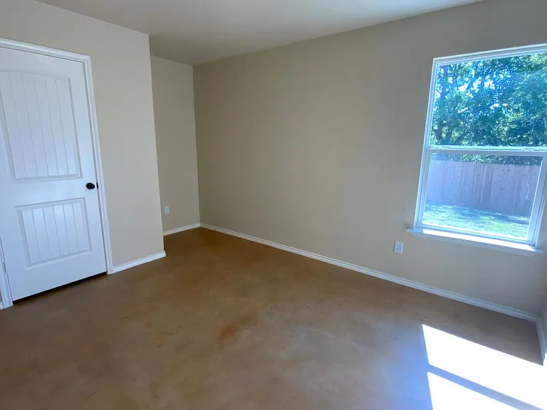 1719 Fossil Trl — Photo 13