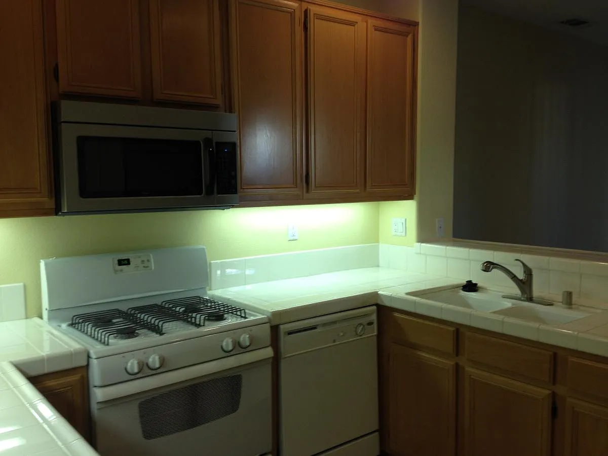 3 bed, 2.5 bath, 1630 sqft, $2,850 — Photo 2