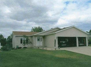 3102 Sheridan Cir, Bismarck, ND 58503