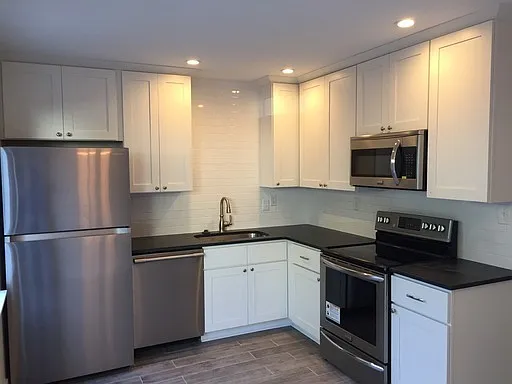 10 Bee St #C — Photo 7