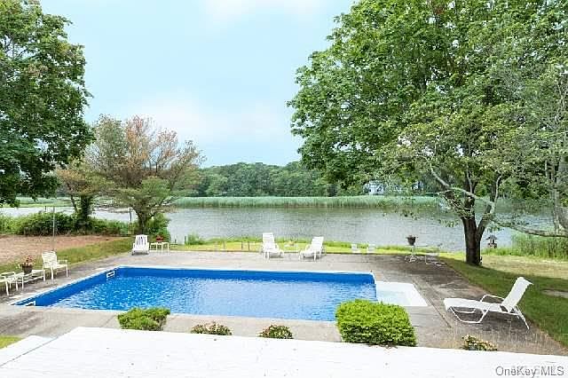 1st image of 33 C Baycrest Avenue