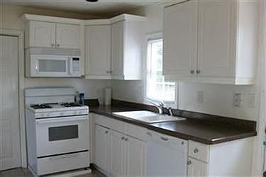 3rd image of 1820 Pinewood Dr