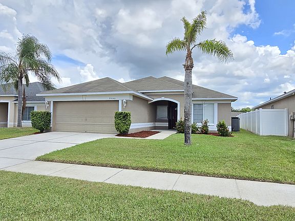 4th image of 27846 Breakers Dr