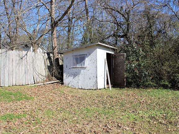 5th image of 35 McWhirter Ave