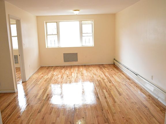 LIVING ROOM FROM DINING AREA VIEWS