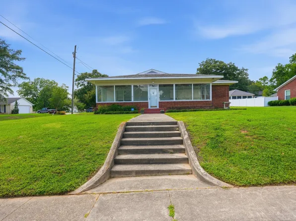 701 Jackson Ave N, Russellville, AL 35653