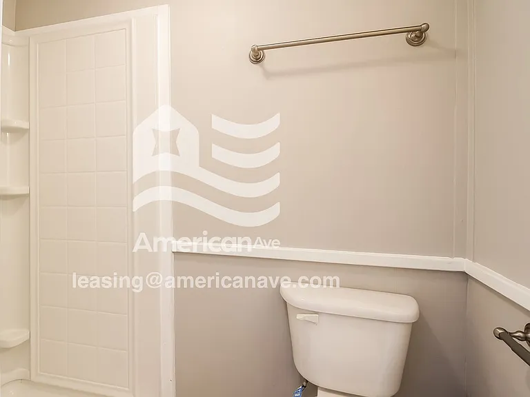 14266_013_bathroom_14242150.jpg