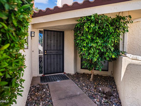 2nd image of 805 E CORTE ORO Street