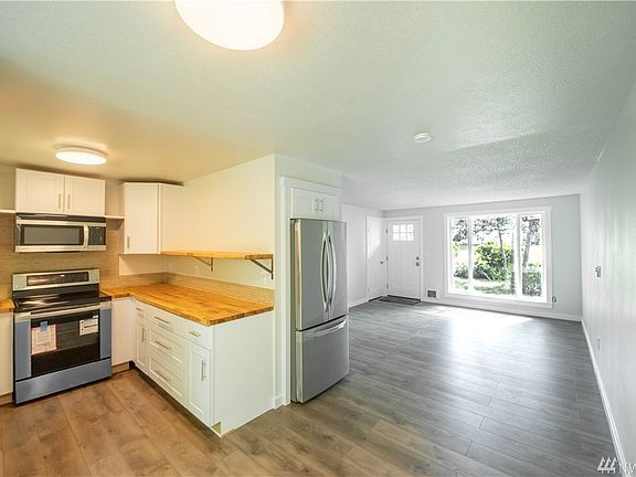 5th image of 10976 SE 225th St