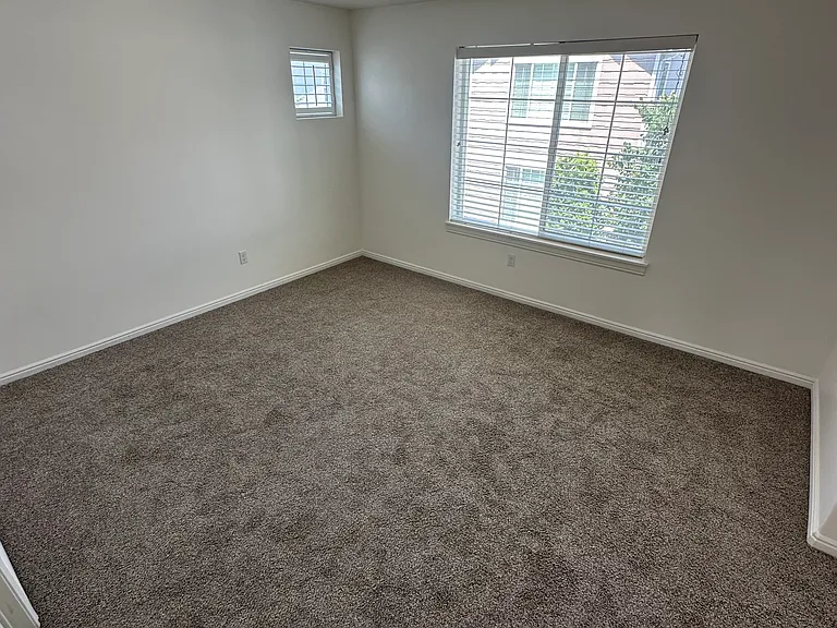 1211 W 20 S — Photo 4