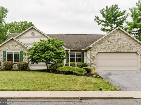 512 Westfield Dr, New Holland, PA 17557