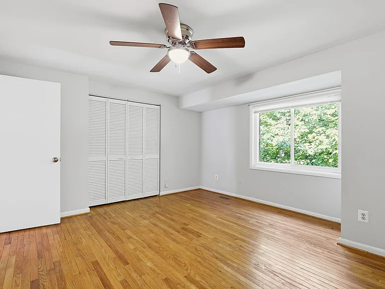 1204 Brethour Ct — Photo 9