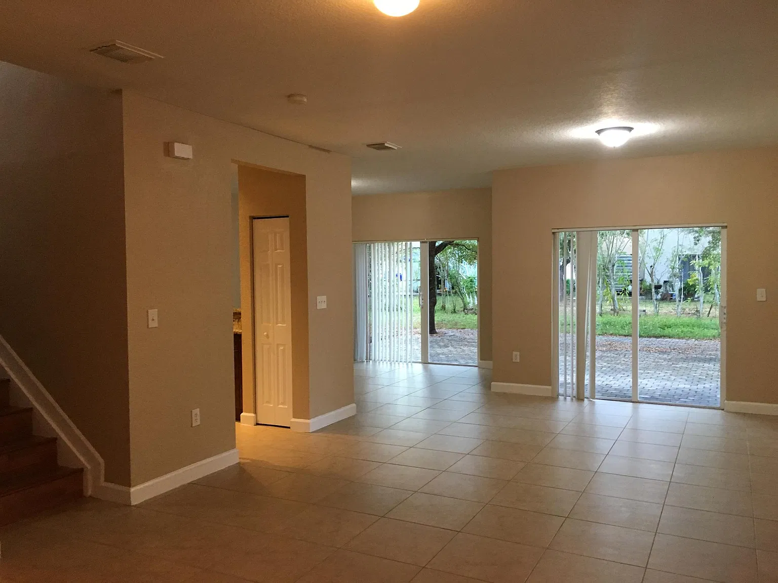 4 bed, 2.5 bath, 1762 sqft, $3,400 — Photo 3