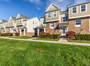 244 Center Blvd UNIT 1, Wixom, MI 48393
