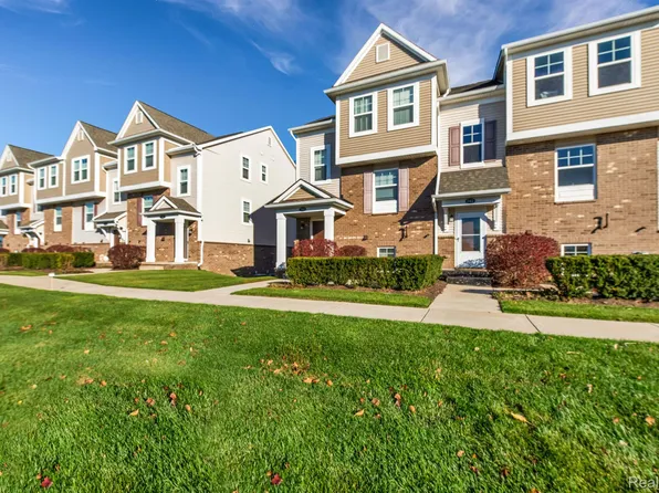 244 Center Blvd Unit 1, Wixom, MI 48393