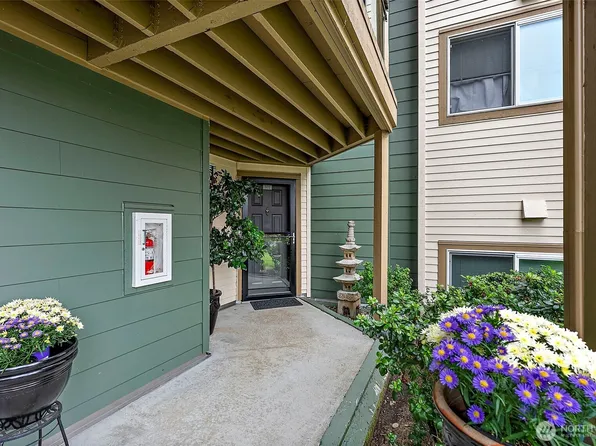 3008 N Narrows Drive #E101, Tacoma, WA 98407