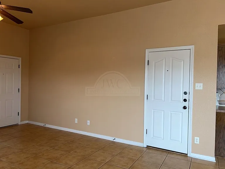 4701 Autumn Valley Dr — Photo 5