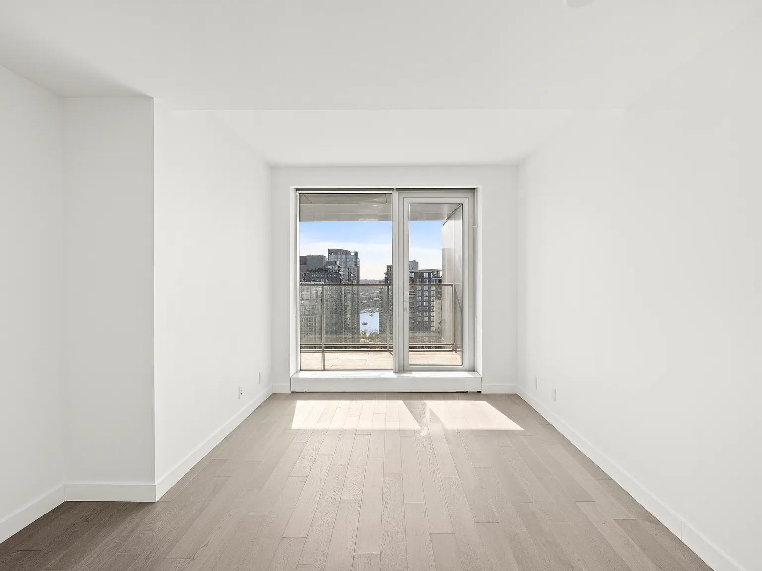 1 bed, 557 sqft, $3,650 — Photo 3