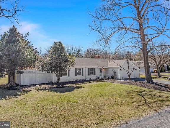 4th image of 222 Hawick Rd