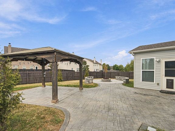 4th image of 132 Slaters Dr