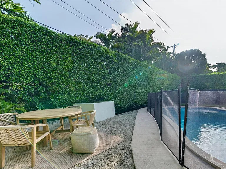 1237 Aduana Ave — Photo 71