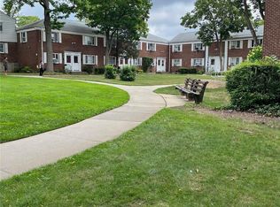 22122 Manor Rd, Queens Village, NY 11427