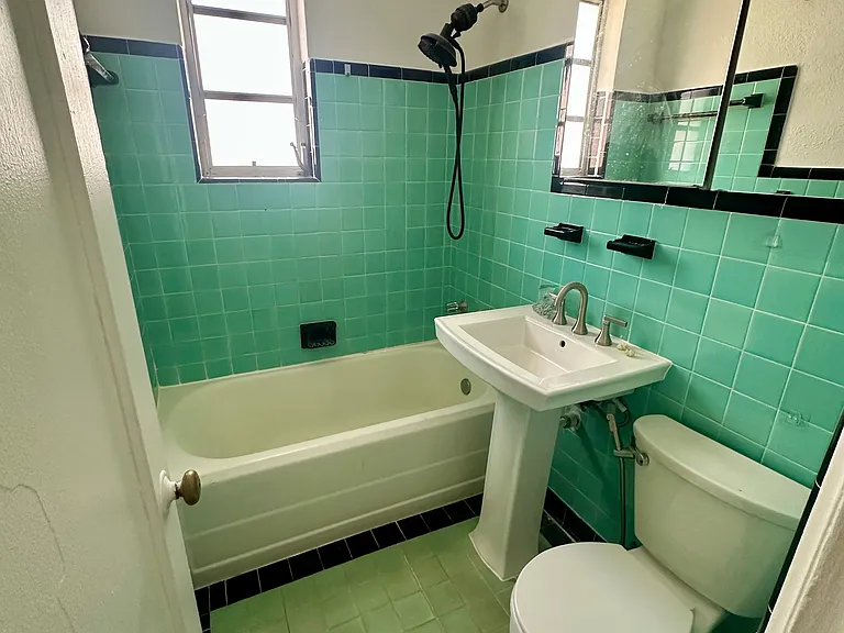 807 8th St #3 — Photo 7