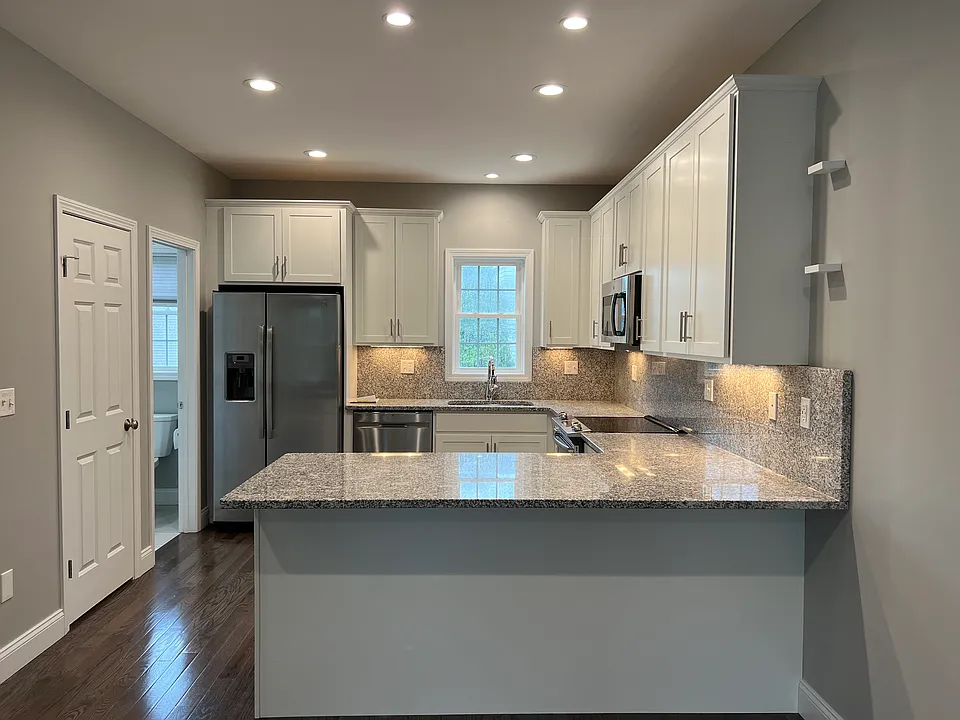 35 Ringgold St #207