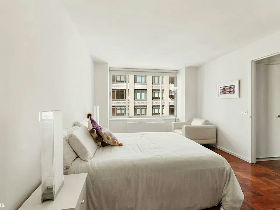 2373 Broadway #1429