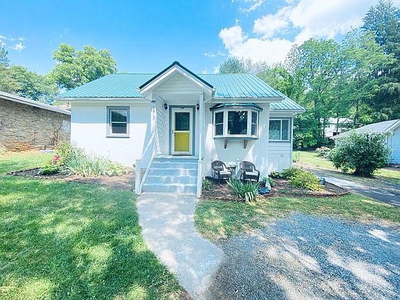 2nd image of 373 Savannah Dr