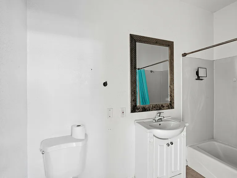 334 N Broadway Ave #334 — Photo 8