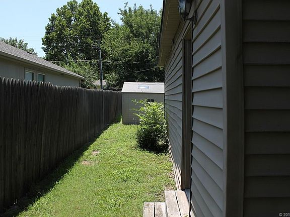 4th image of 521 N 1st St